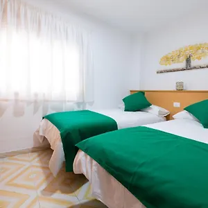 https://piso-mirta-santa-cruz-tenerife.adeje-hotels.com